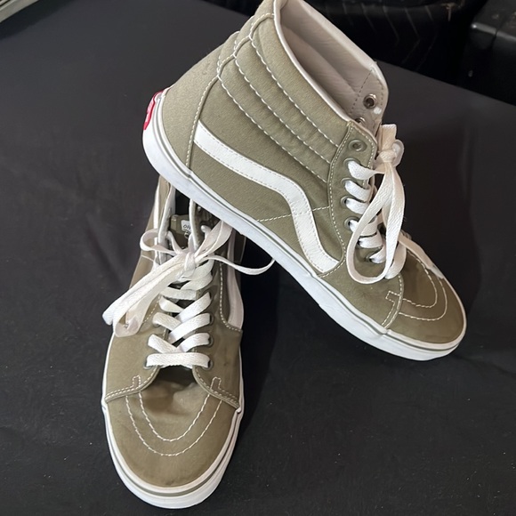 Vans - Picture 2 of 3